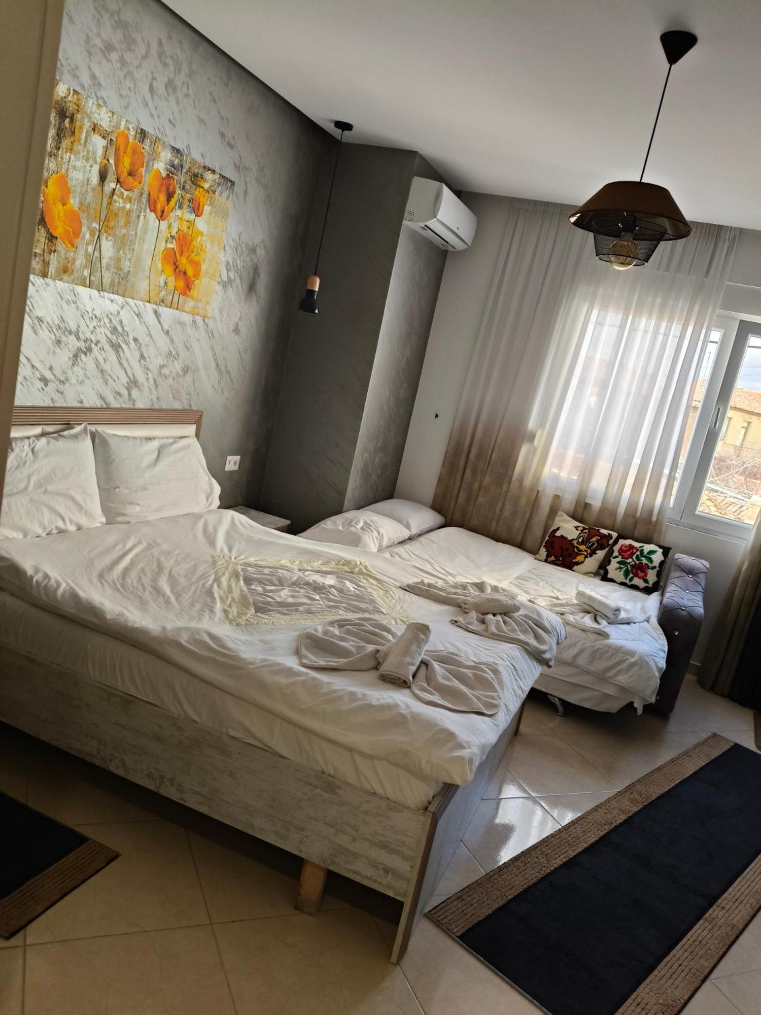 Ajilin Hotel Rooms Κορυτσά Δωμάτιο φωτογραφία